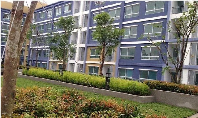 August Aparthotel