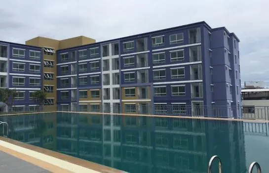 August Aparthotel *